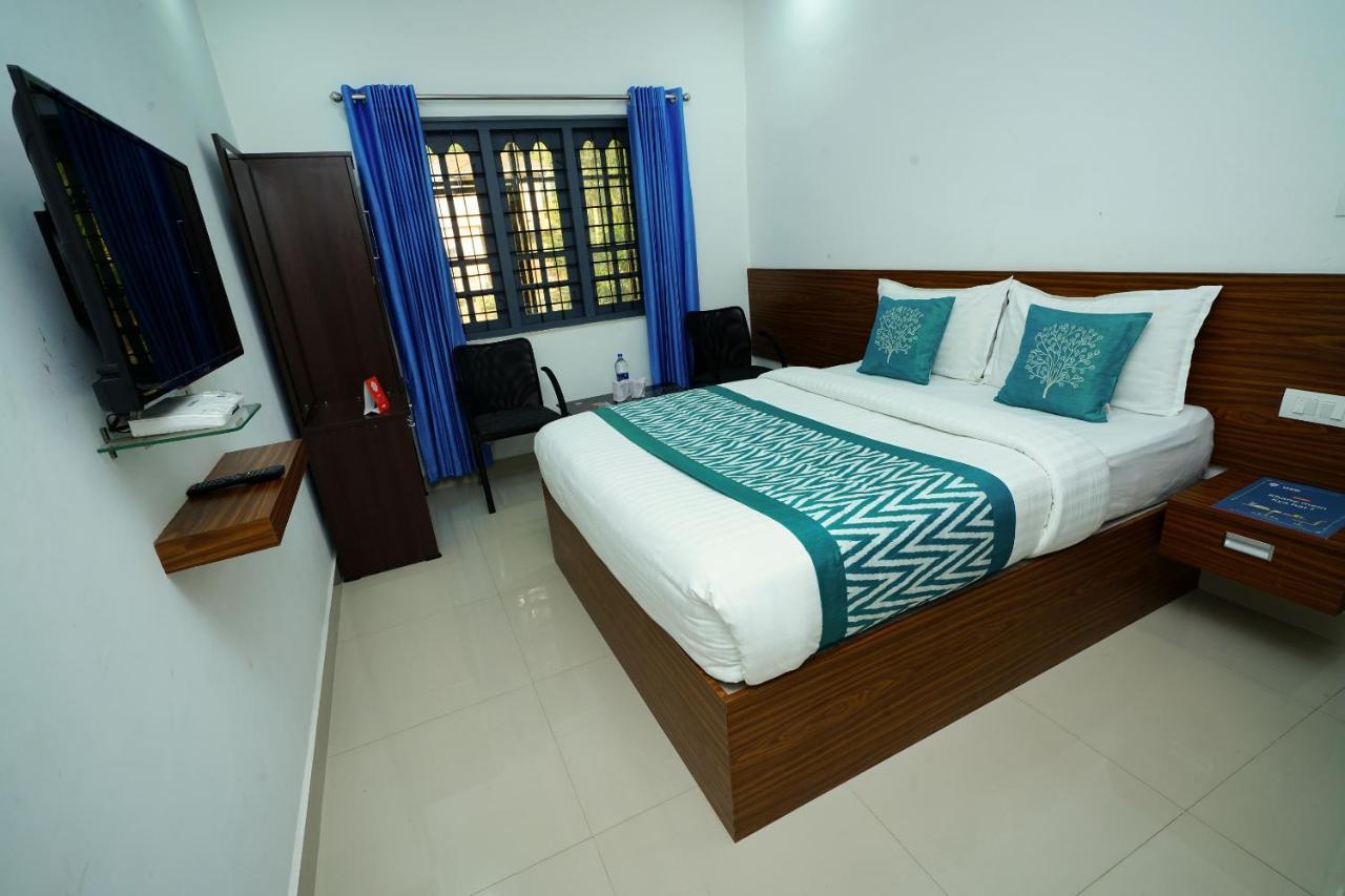 Oyo 6526 Ap Residency City Sultan Bathery Esterno foto